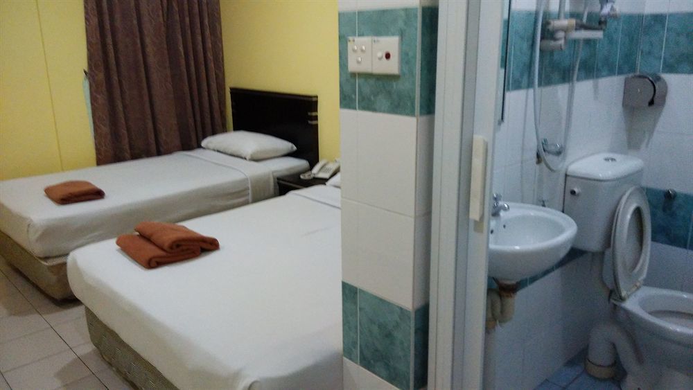 Hotel Traveller Kota Kinabalu Esterno foto
