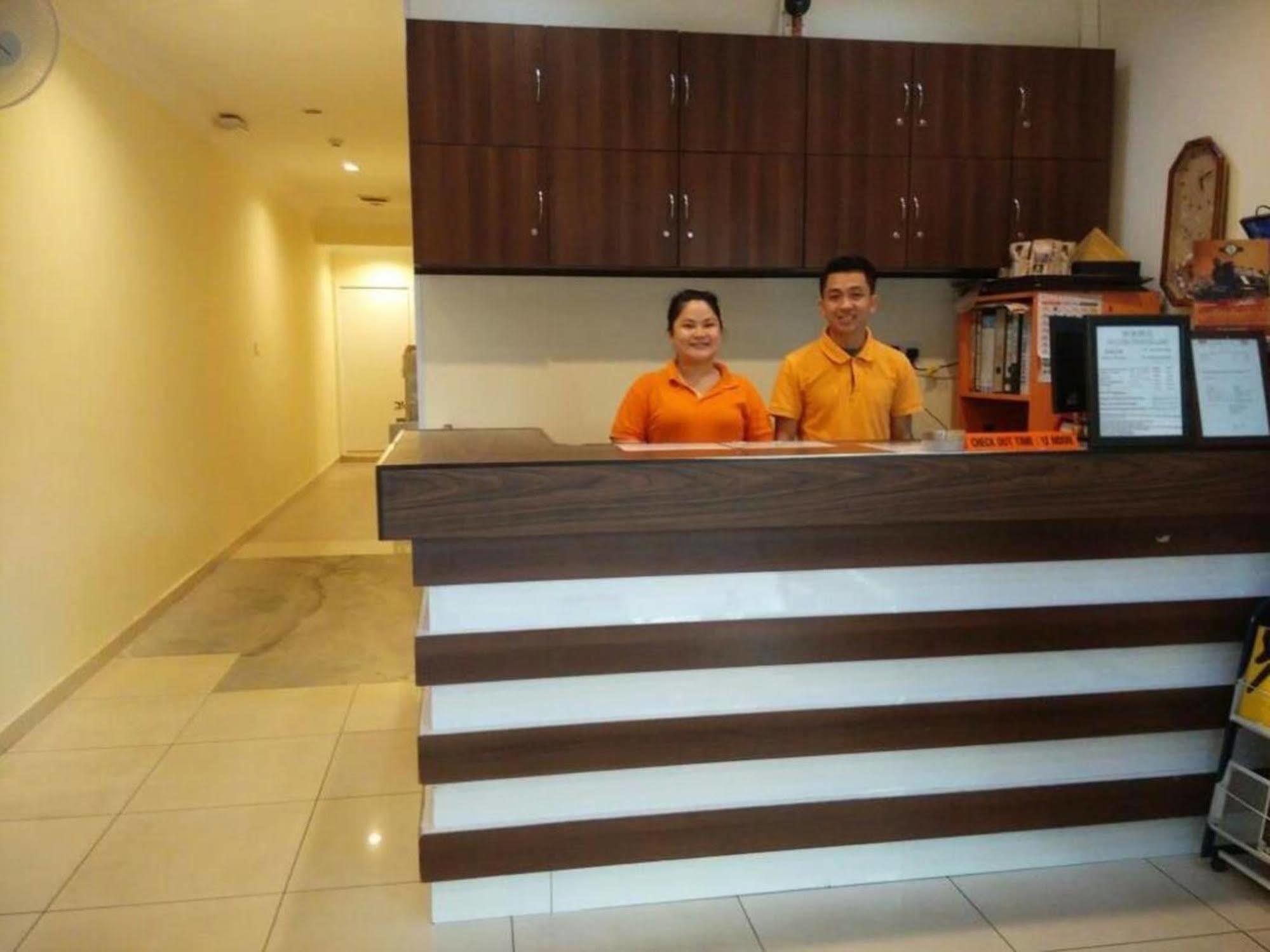 Hotel Traveller Kota Kinabalu Esterno foto