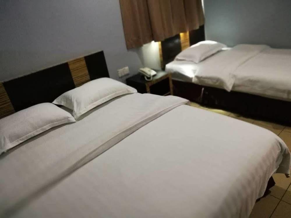 Hotel Traveller Kota Kinabalu Esterno foto