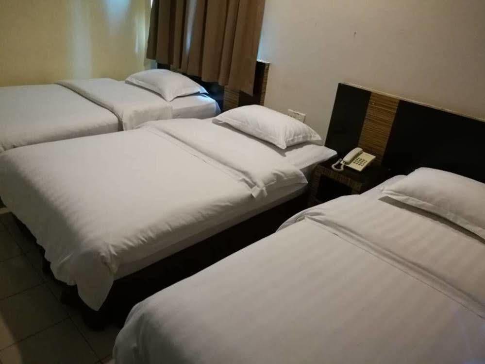 Hotel Traveller Kota Kinabalu Esterno foto