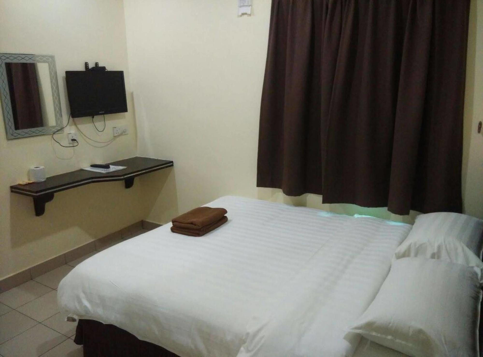 Hotel Traveller Kota Kinabalu Esterno foto